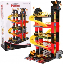 Višerazinska parkirna garaža s pomičnim dizalom i 10 trkaćih autića