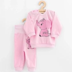 Bebi komplet majica i trenirke New Baby Happy Elephant ružičasti