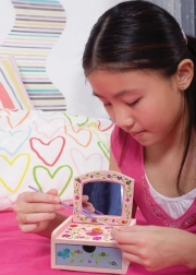 Izrada i oslikavanje kozmetičke kutijice