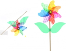 Vjetrenjača cvijet na plastičnoj motki