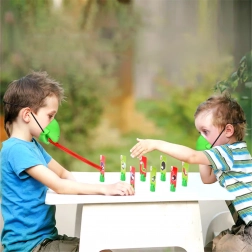 Party igra Ulovi bubu – žablji jezici za 4 igrača