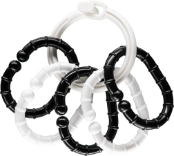 Crno-bijeli prstenovi s privjescima za bebe