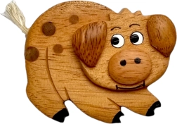 drvena magnetić svinjica – ručno izrađena dekoracija za hladnjak