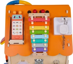 Multifunkcionalna interaktivna drvena kućica