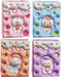 Papirnata poklon-vrećica s medvjedićem, pastelne boje 23 × 18 × 10,5 cm