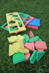 Geometrijski oblici u pjenastim pločama