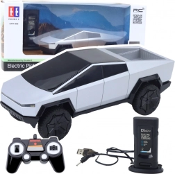 RC pickup s LED svjetlima – futuristički srebrni model