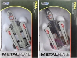 Metalni avion s mehanizmom povratnog kretanja na baterije