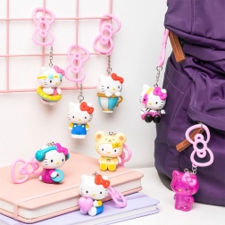 Hello Kitty privjesak – licencirana figurica s očicom