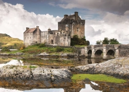 Ravensburger puzzle Eilean Donan Castle – Ujedinjeno Kraljevstvo, 1000 dijelova