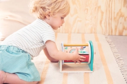 Lilliputiens rotating activity panel