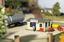 Piko Hobby trgovina uljima Günther – maketa H0