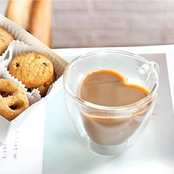 Staklena šalica u obliku srca 250 ml s dvostrukom stijenkom, toplinski otporno borosilikatno staklo