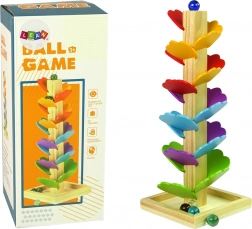 Drveni stablo s rampom za kuglice