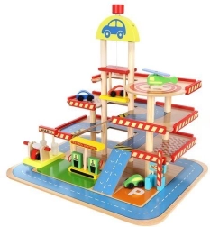 Drveno parkiralište s garažom za djecu