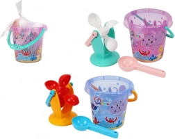 Plastični set za pijesak i vodu s kantom i mlincem u mrežici 17 × 16 cm