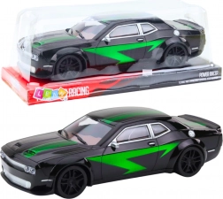 Sportski automobil pogonjen crni sa zelenim linijama