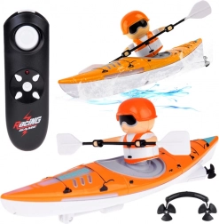 Osvijetljeni kajak s veslačem na daljinsko upravljanje