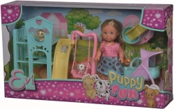 Lutkica Evi na igralištu za štence