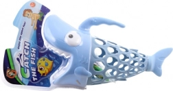 Lovljenje ribica u vodi – morski pas i ribice