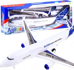 Veliki putnički zrakoplov s pogonom, svjetlima i zvukovima