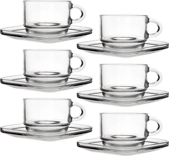 Moderno prozirno staklo koje ističe napitak