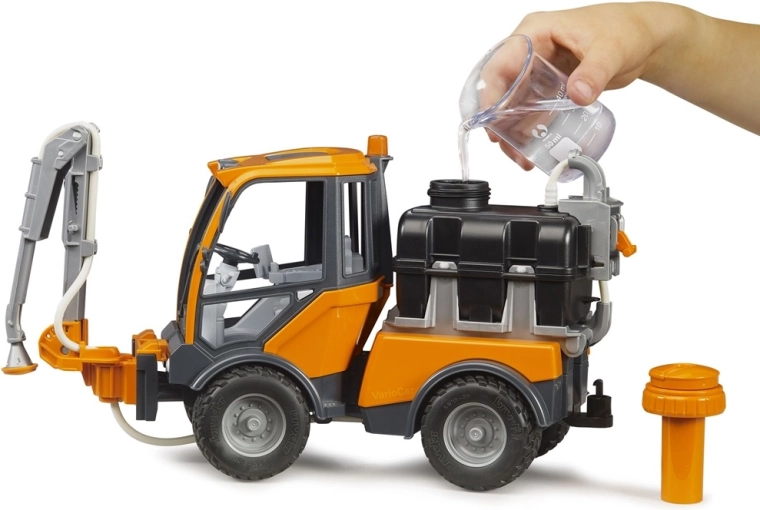Fillable tank and working pump