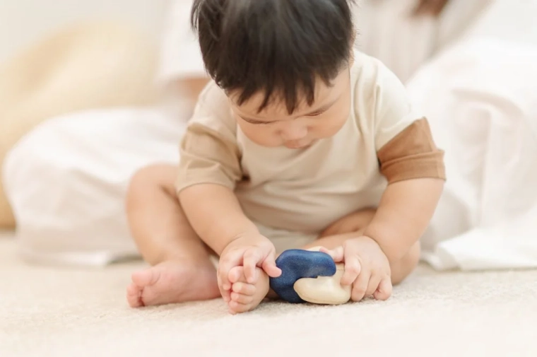Support for fine motor skills and grip