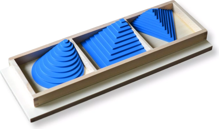 Clear box with 3 compartments