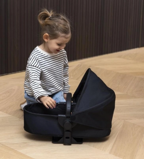 3-u-1: košara, sportsko sjedalo i krevetić