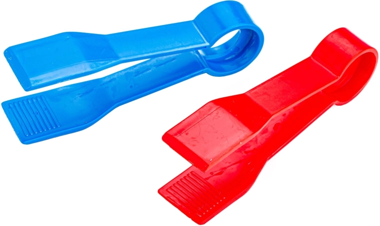 Fine motor skills training with tweezers