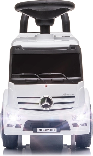 Licencirani dizajn Mercedes-Benz i realistični detalji