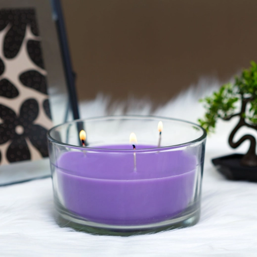 Scented Candle with Spring Lilac Fragrance 350 g
