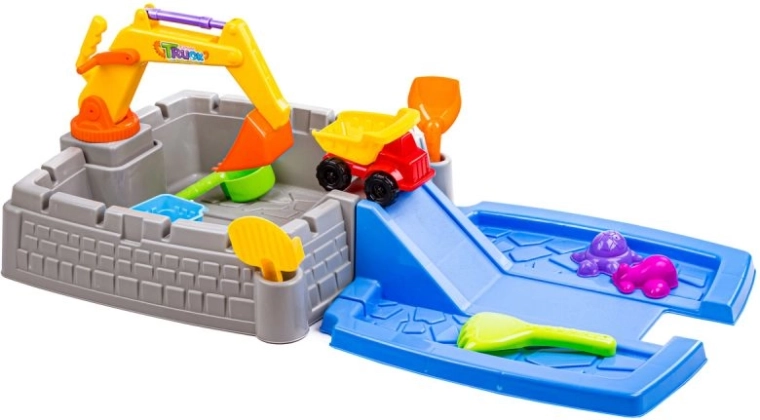 Portable sandbox with higher walls for cleaner play