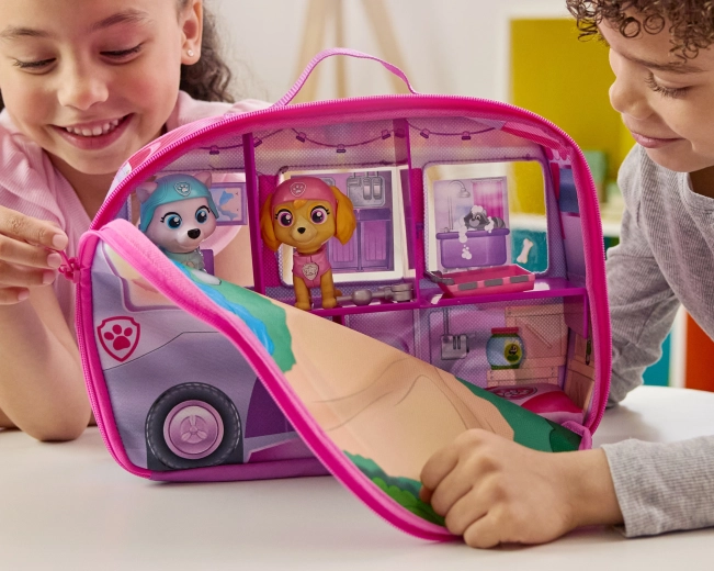 Prijenosni karavan 2u1: kofer i svijet za igru