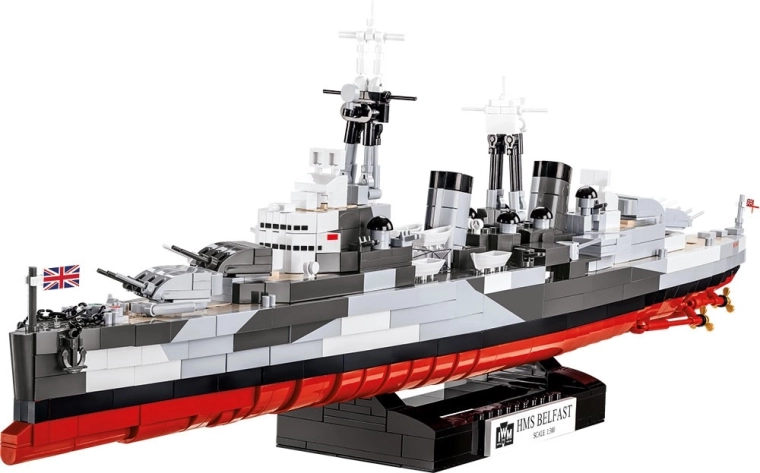 1,517 parts for a detailed 1:300 scale build