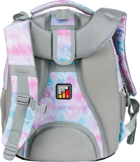 A backpack that “grows with the child”