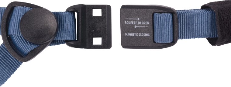 Magnetic buckle for fast and safe fastening