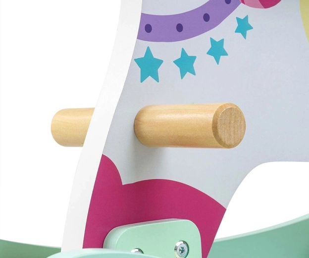 Čvrsta drvena konstrukcija i udoban hvat