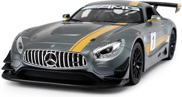 Realistic racing look of the Mercedes-AMG GT3
