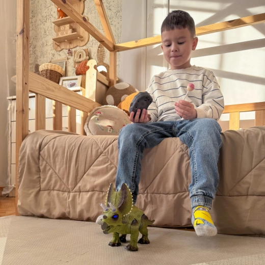 Svjetla i dinosaurov rika