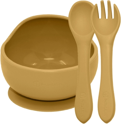 Petite&Mars silikonski set za jelo Take&match – zdjelica s vakuumskom prijanjalicom i pribor intense ochre 6m+