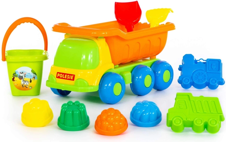 Veliki kamion s kipom