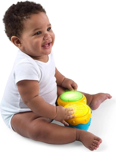 Glazbeni panel s bubnjevima, svjetlima i višejezičnim učenjem