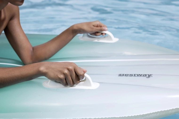 Siguran hvat i kontrola na vodi