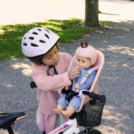 Front or rear mounting on a child’s bicycle