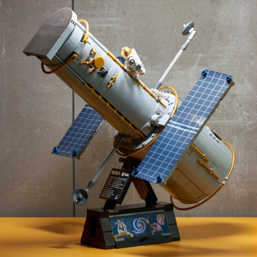 Removable panels and detailed instrument compartment