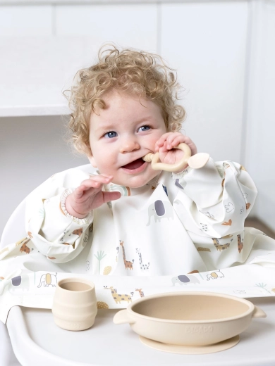 Cup and cutlery for practicing independence