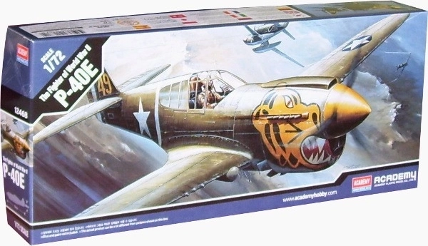 Academy Curtiss P-40E Warhawk plastični model zrakoplova
