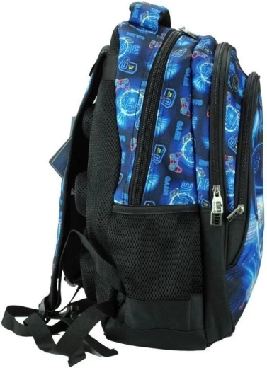 Space for a laptop and practical side pockets